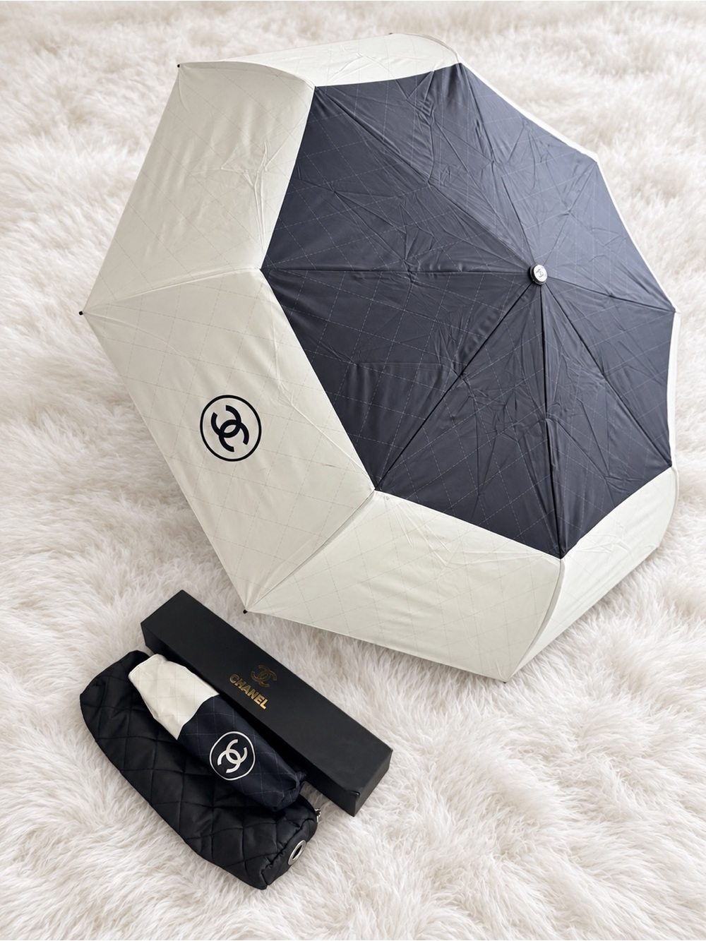Like New - CC Two-Tone Foldable Umbrella in Black and Cream
